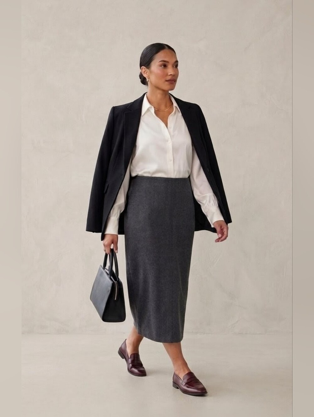 Embassy Row Petites Dark Gray Wool Pencil Skirt with Pockets - Size 12P
